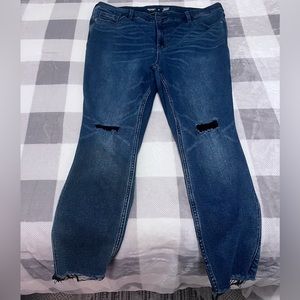 Old Navy Extra High Rise Rockstar Super Skinny Jean Size 20